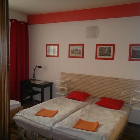 Red Apartment Bratislava Habitación foto